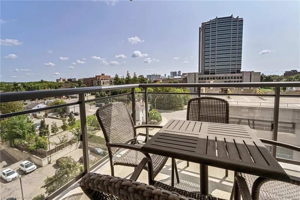 155 Caroline Street S, #606