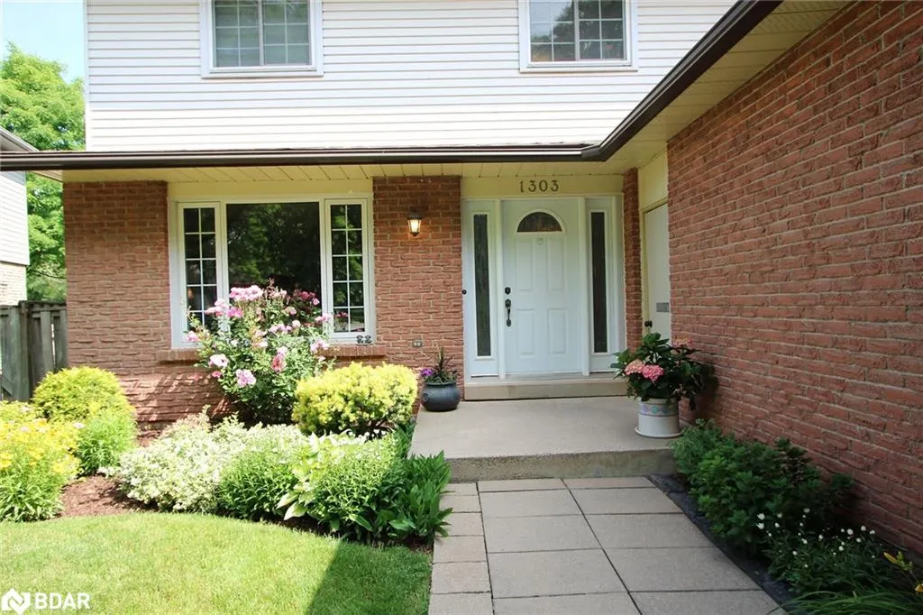 1303 Henley Place