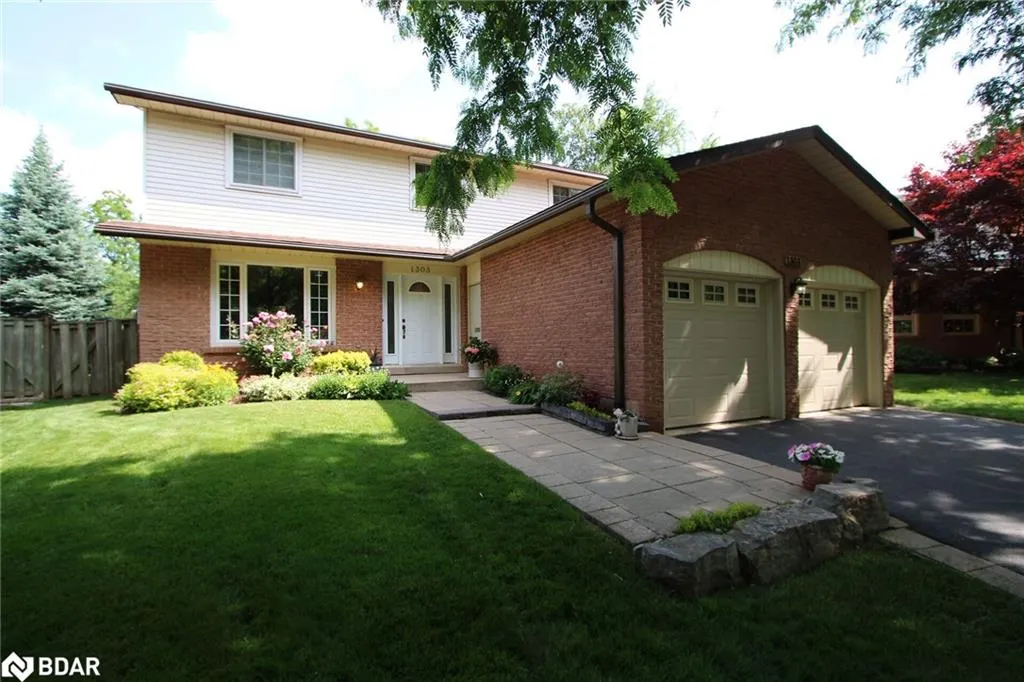 1303 Henley Place