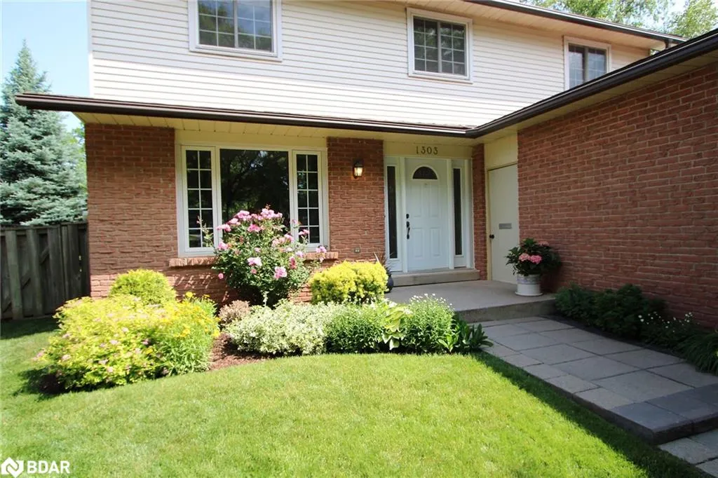 1303 Henley Place