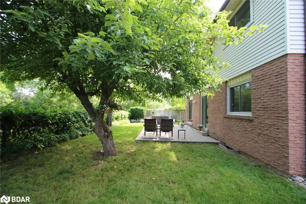 1303 Henley Place