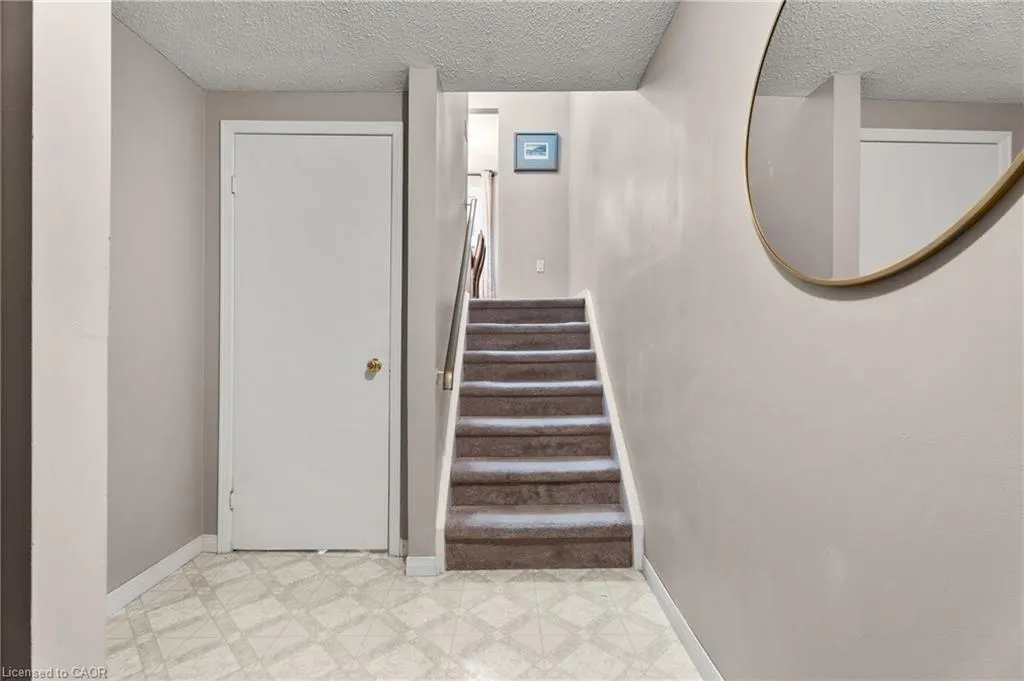 444 Stone Church Road W, #N1