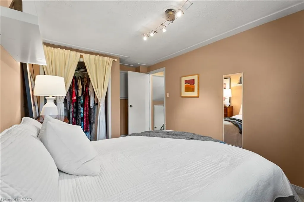 444 Stone Church Road W, #N1