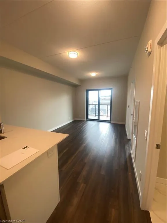 15 Queen Street S, #913
