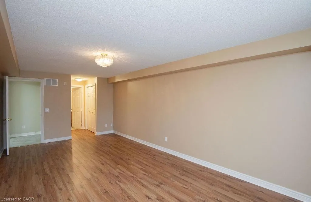 990 Golf Links Road, #202