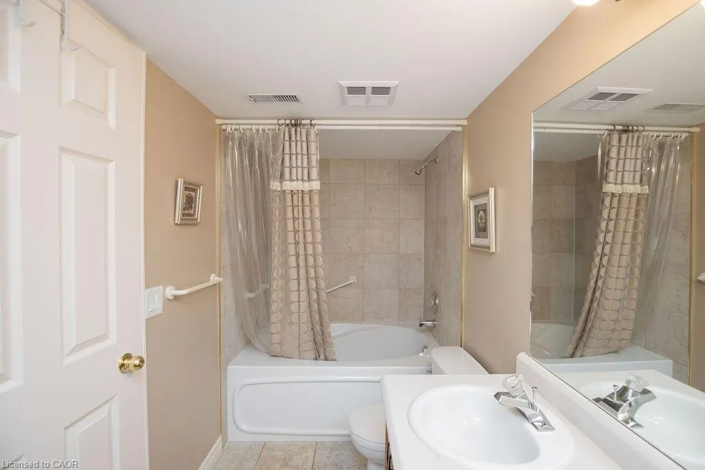 990 Golf Links Road, #202