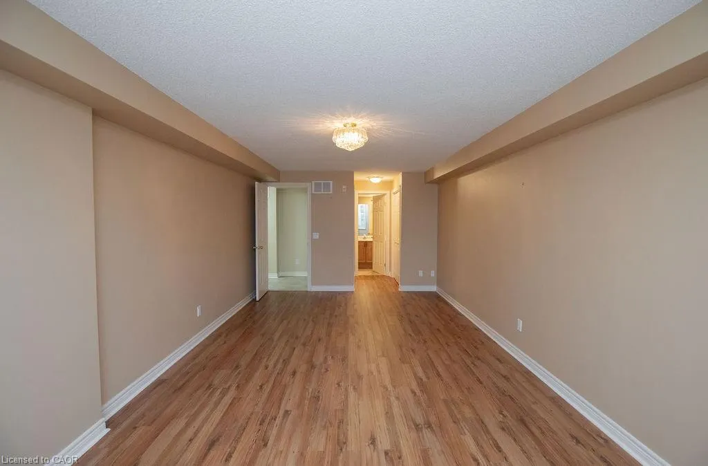 990 Golf Links Road, #202