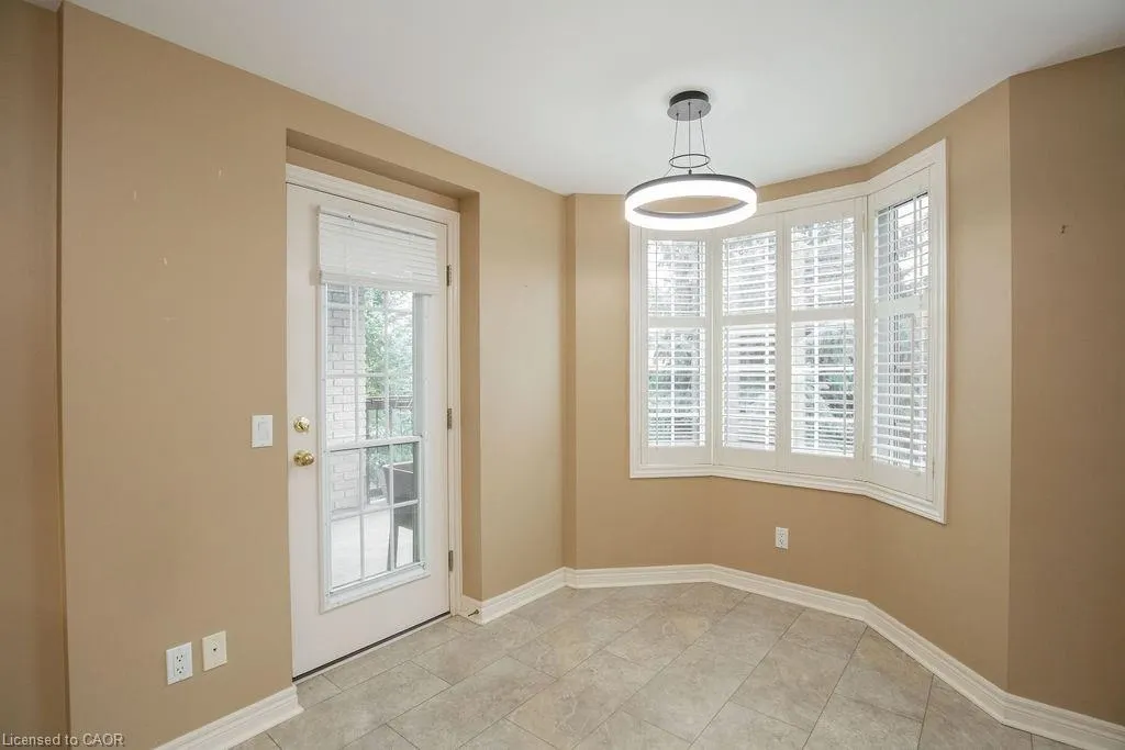 990 Golf Links Road, #202