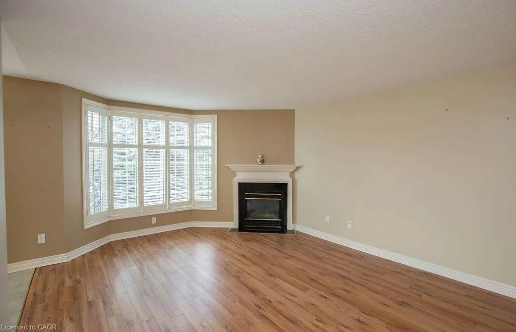 990 Golf Links Road, #202
