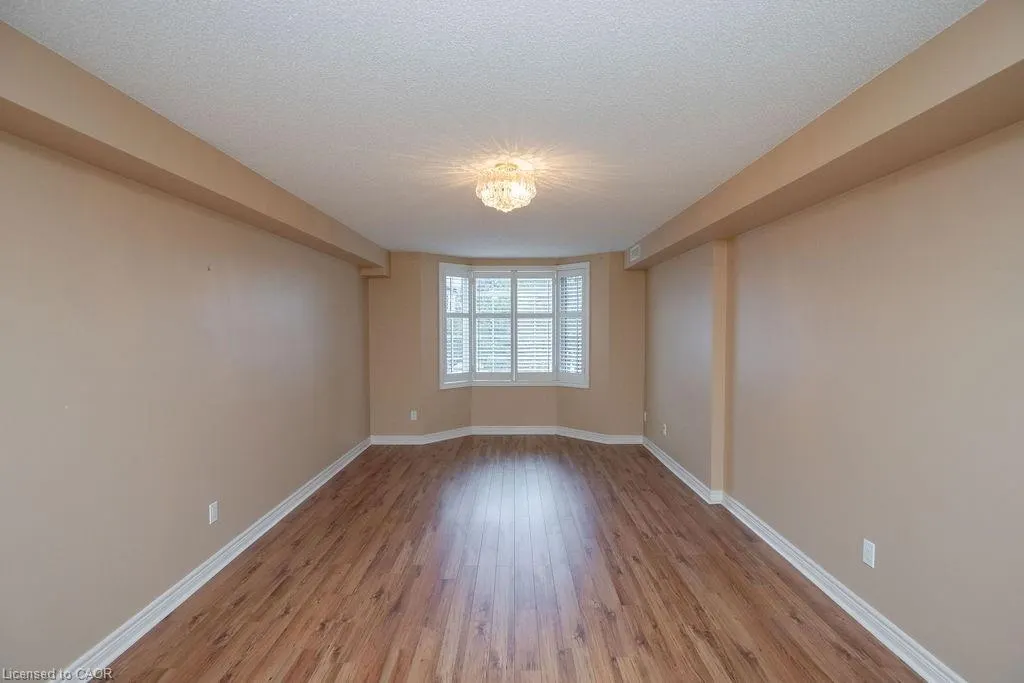 990 Golf Links Road, #202