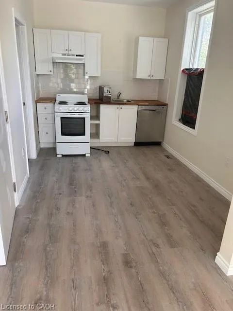 33-35 Wood Street E