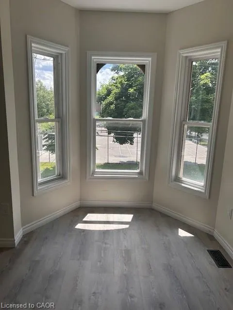 33-35 Wood Street E