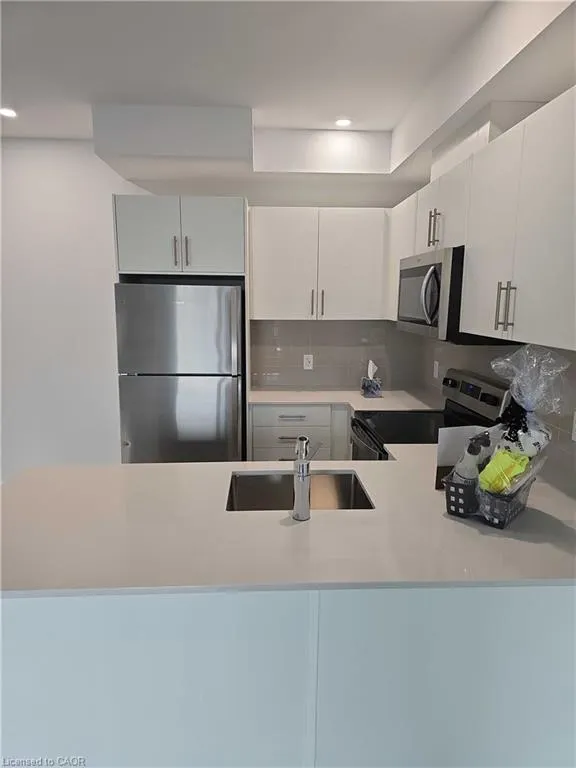 1000 Lackner Place, #608