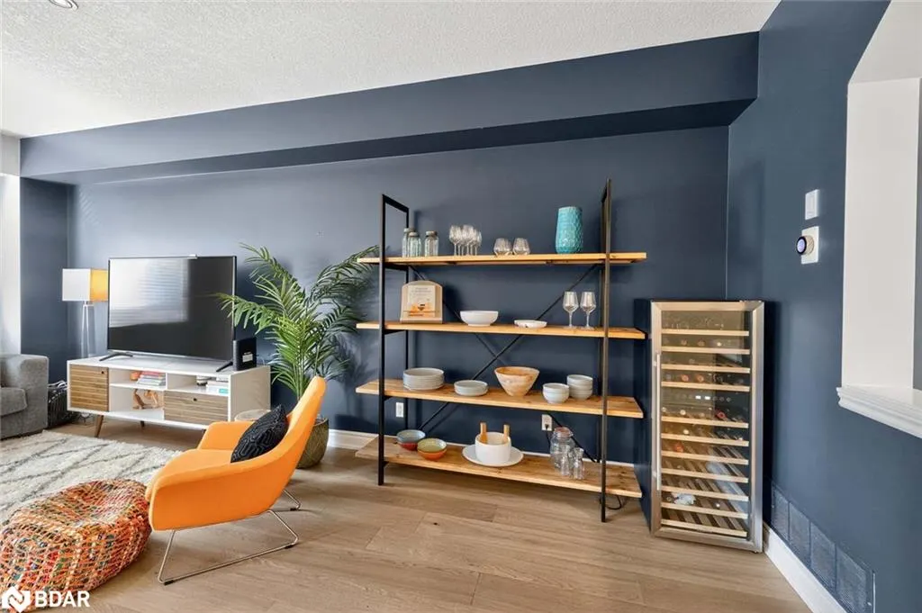 1491 Plains Road W, #4