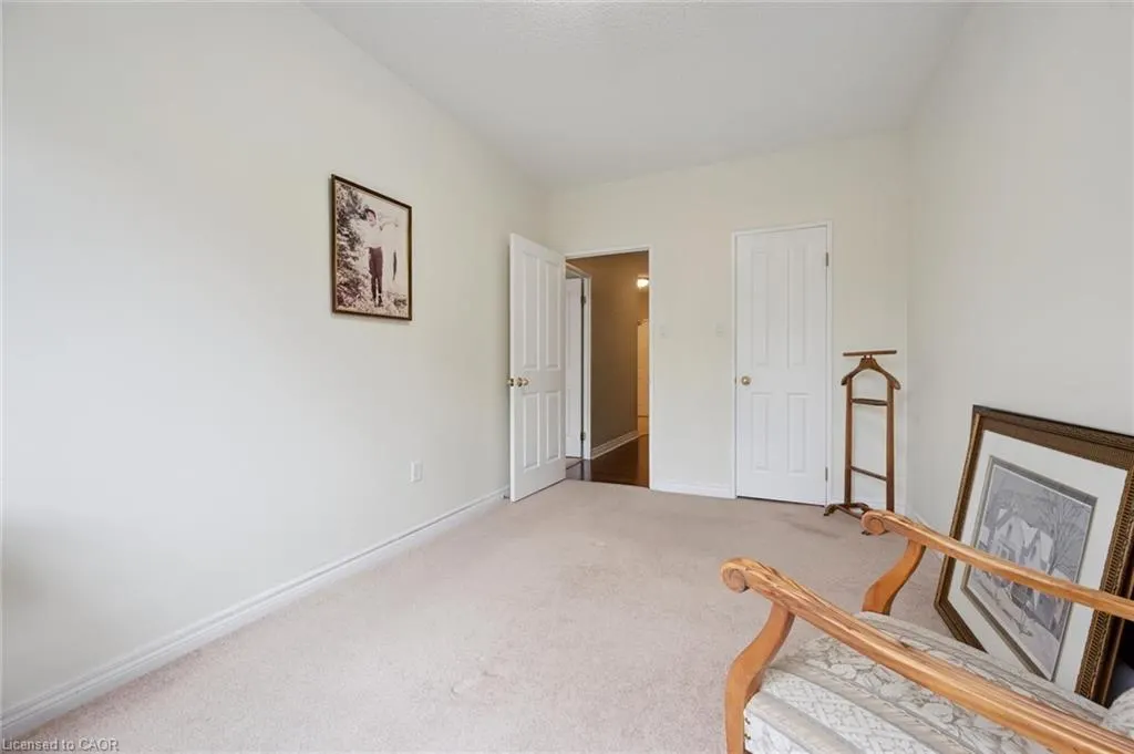 60 Wyndham Street, #206