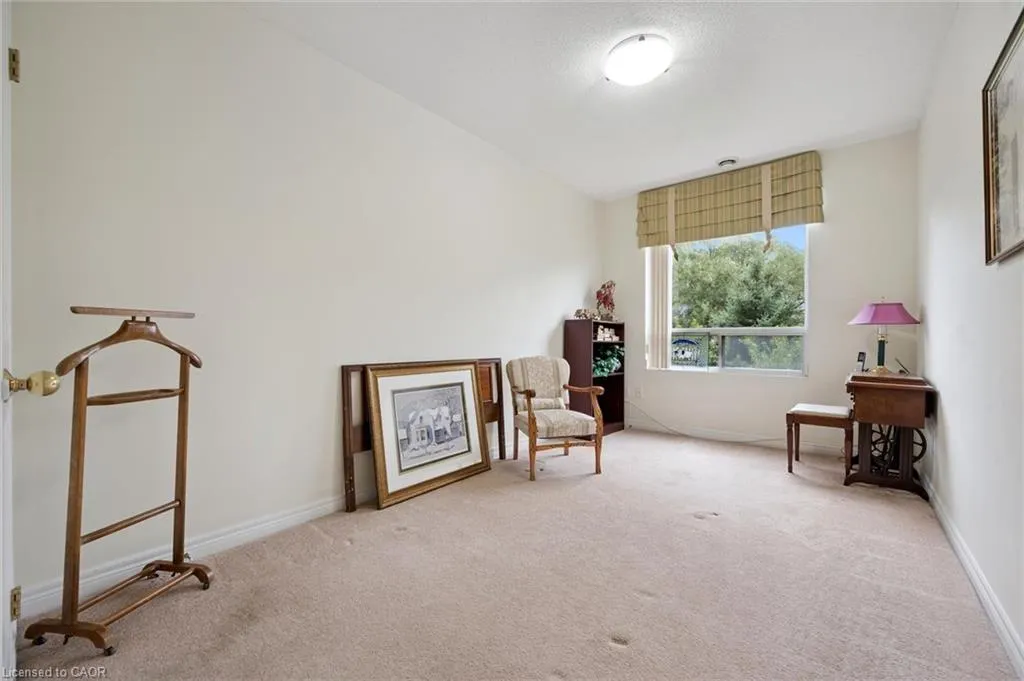 60 Wyndham Street, #206