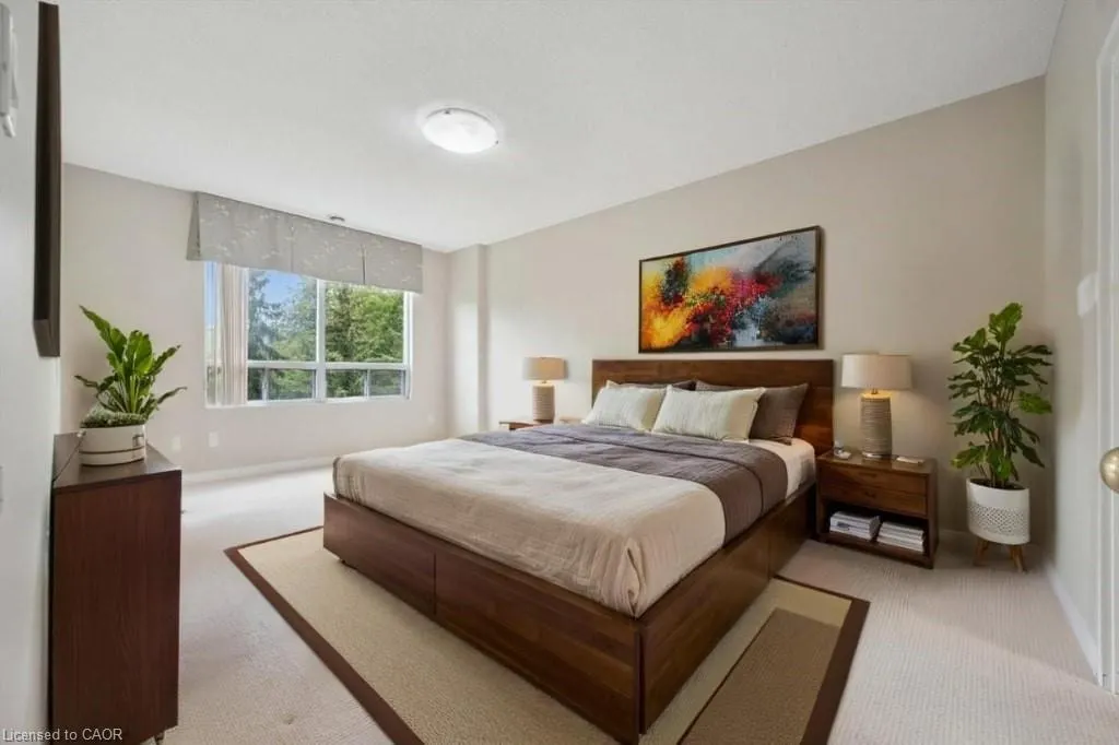 60 Wyndham Street, #206