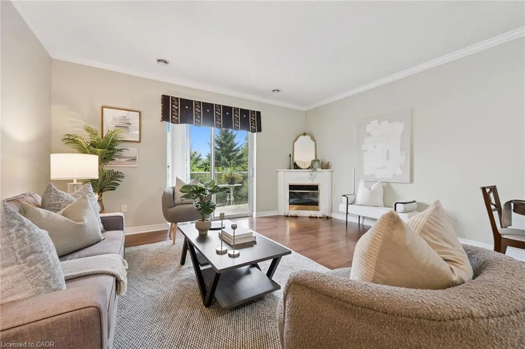 60 Wyndham Street, #206