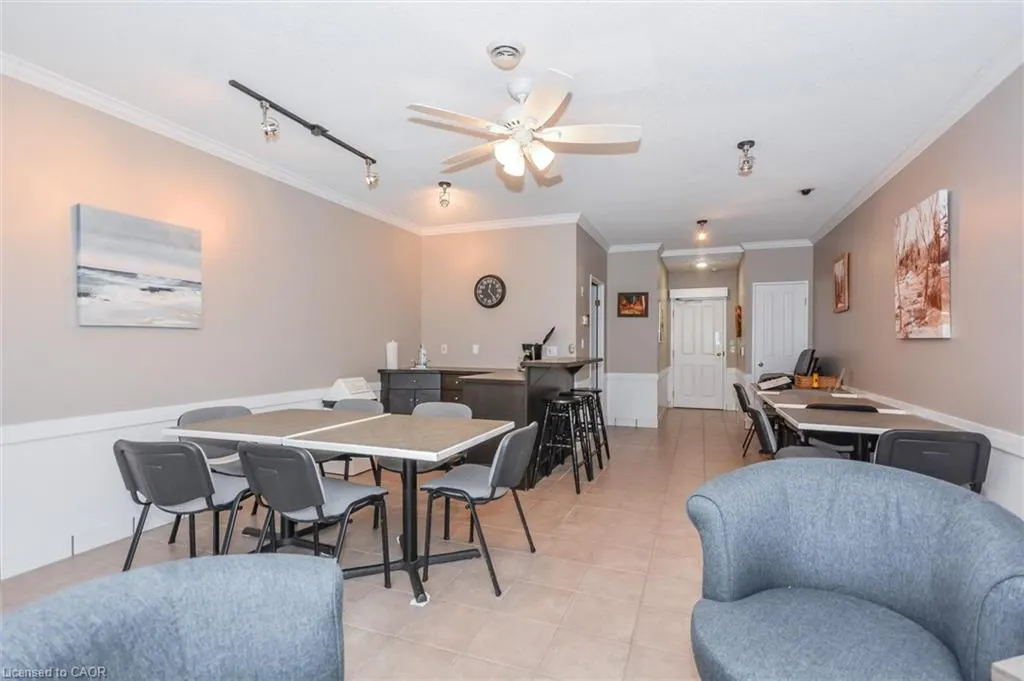 60 Wyndham Street, #206