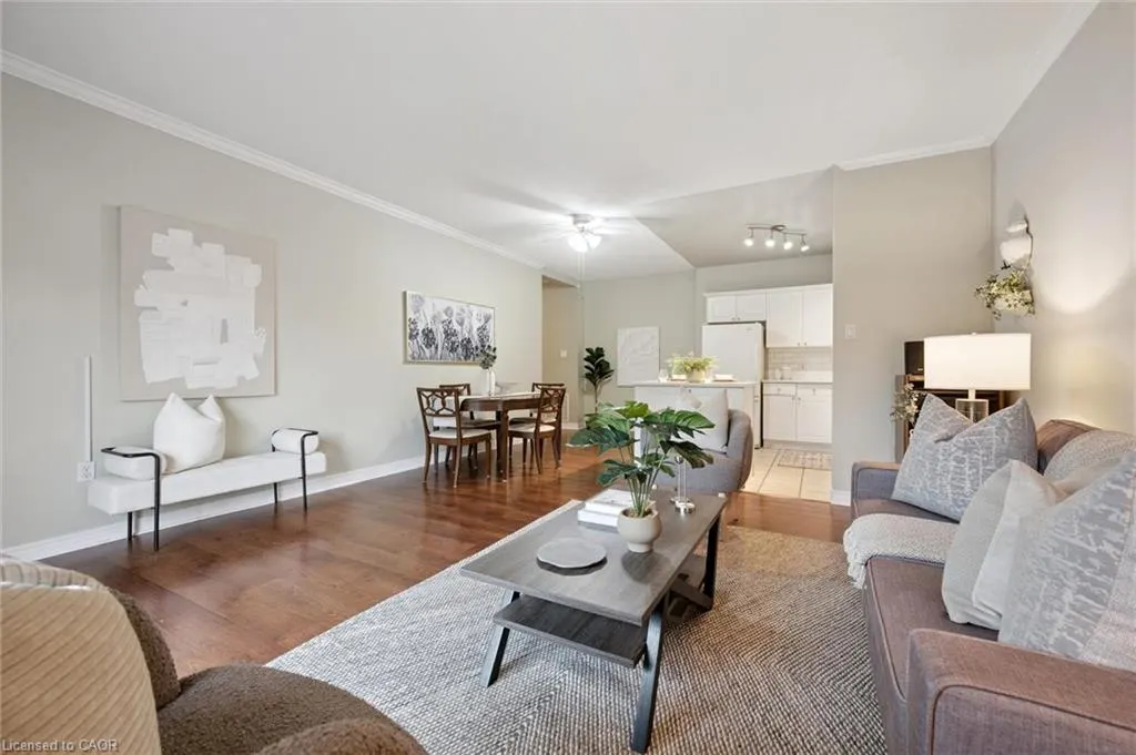 60 Wyndham Street, #206