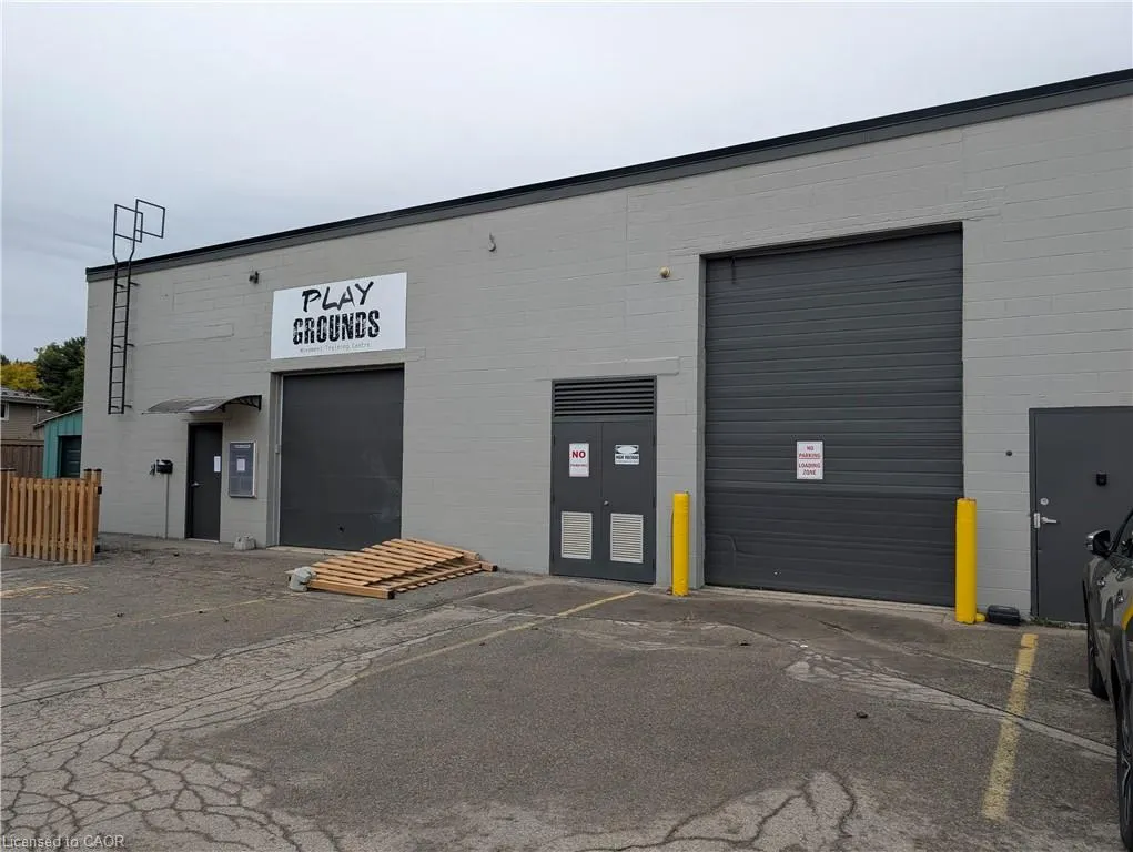 907 Frederick Street, #11