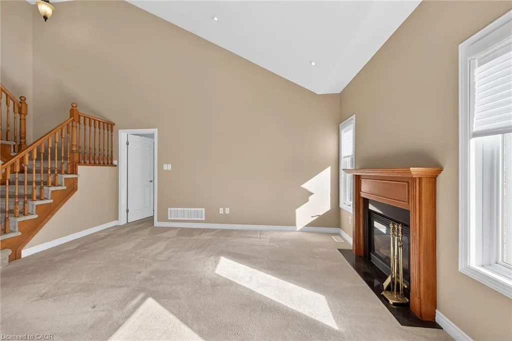 76 Abbotsford Trail