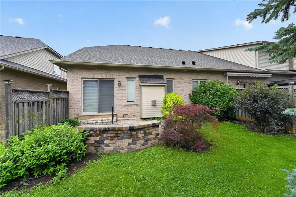 76 Abbotsford Trail