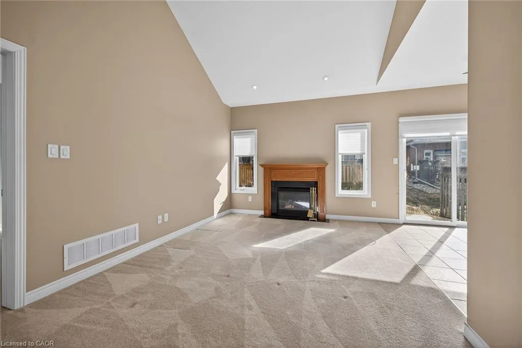 76 Abbotsford Trail