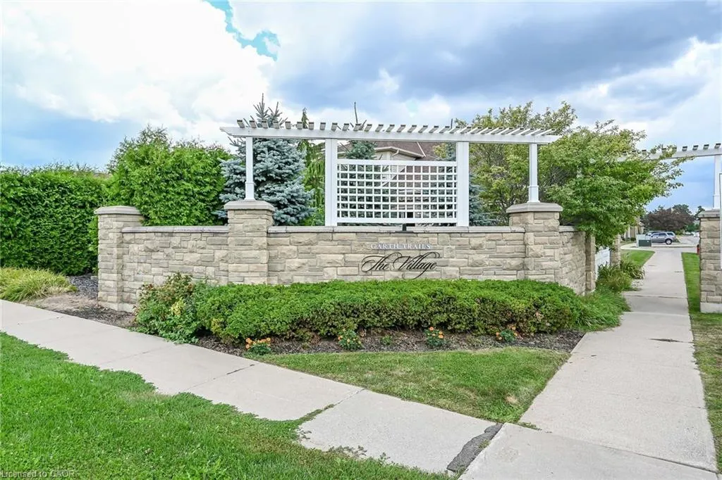 76 Abbotsford Trail