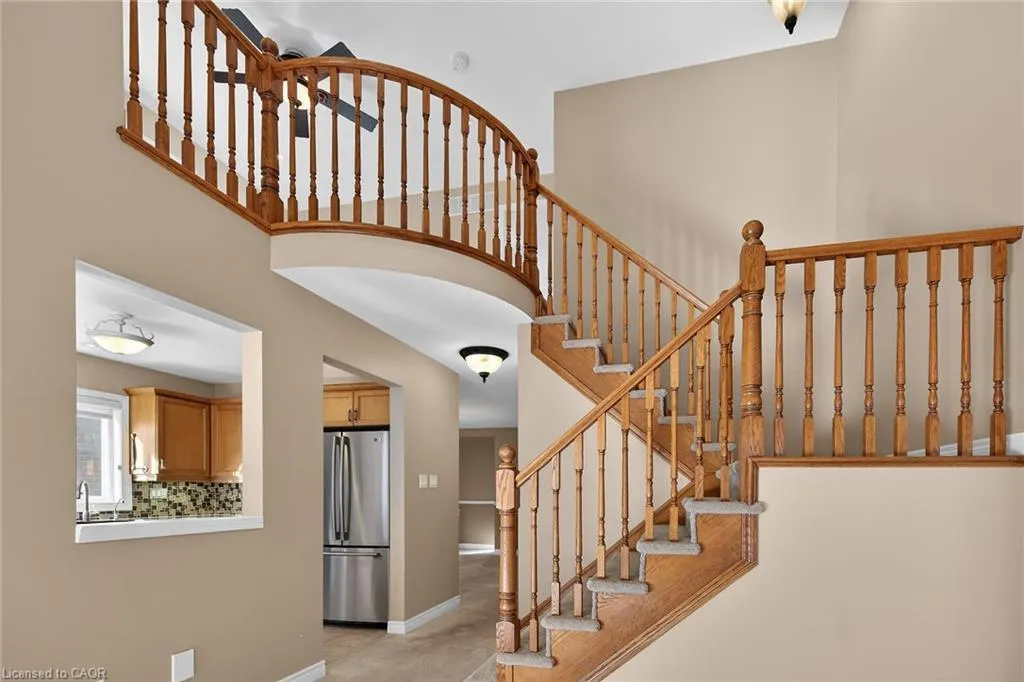 76 Abbotsford Trail