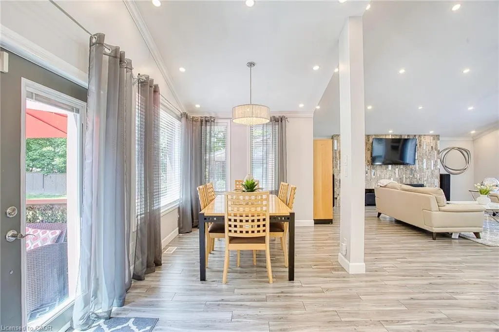 3263 Guyatt Road