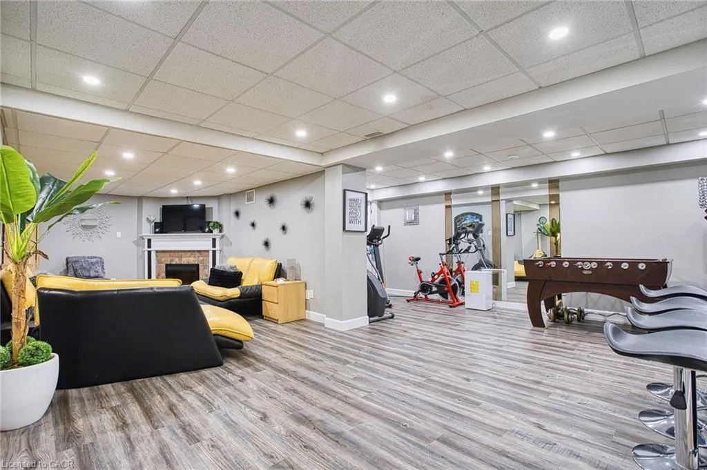 3263 Guyatt Road