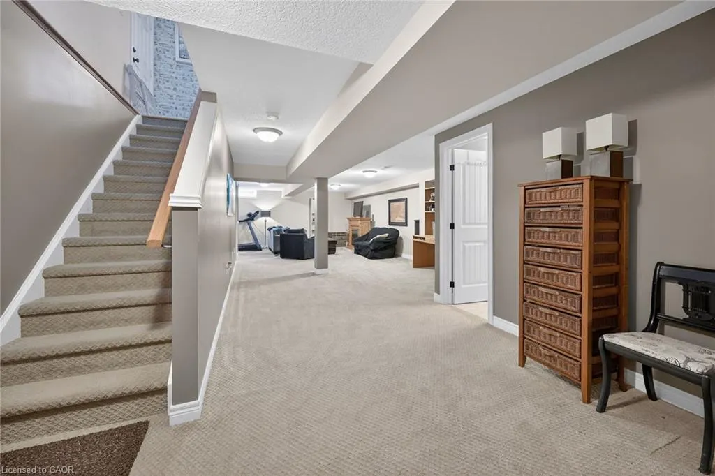 6 Gaddye Lane