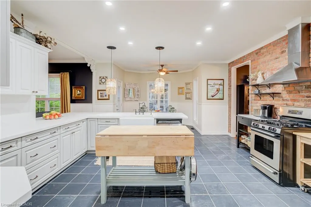 1097 Mineral Springs Road