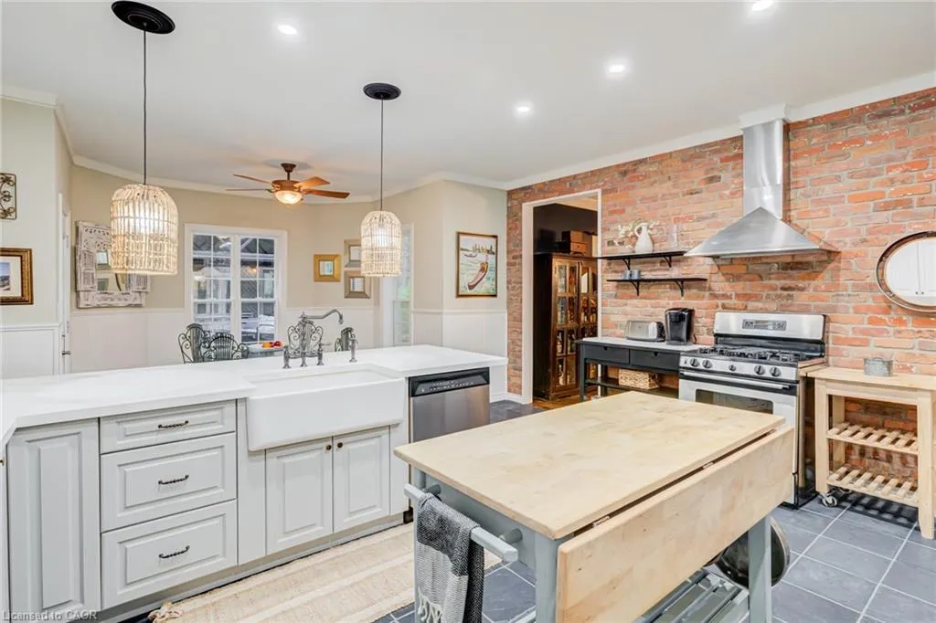 1097 Mineral Springs Road