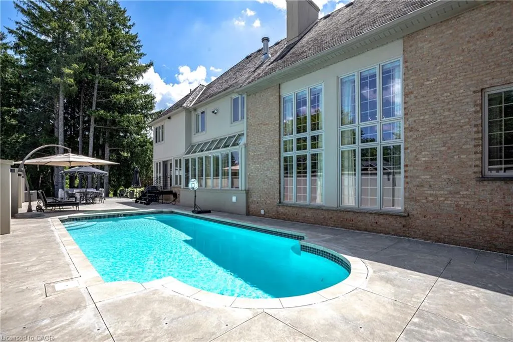 15 Peppertree Crescent