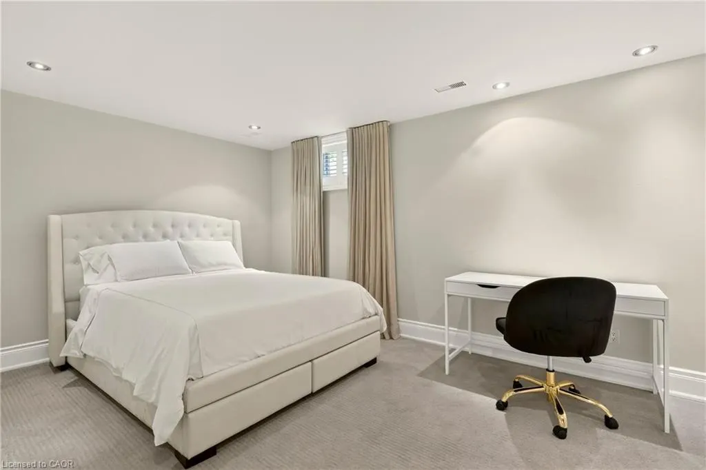 15 Peppertree Crescent
