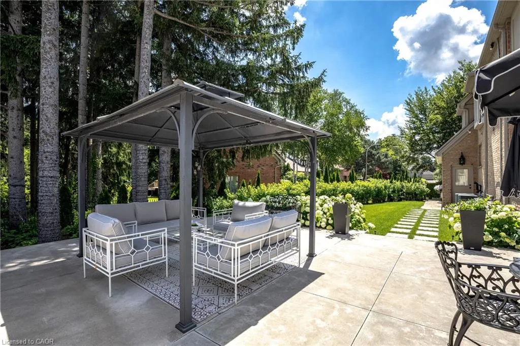 15 Peppertree Crescent