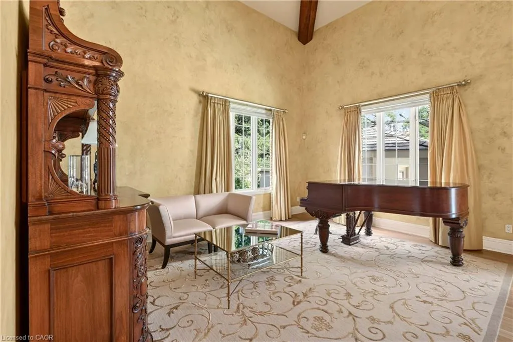 15 Peppertree Crescent