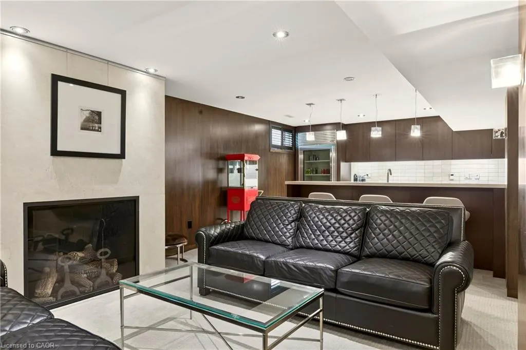 15 Peppertree Crescent