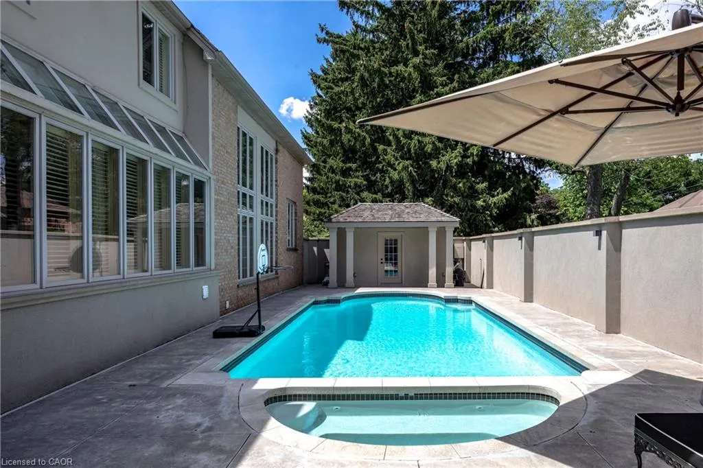 15 Peppertree Crescent