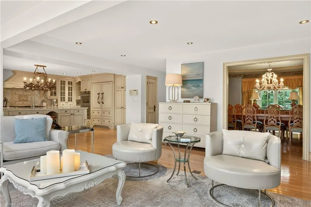 15 Peppertree Crescent