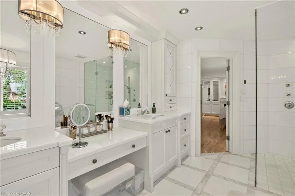 15 Peppertree Crescent
