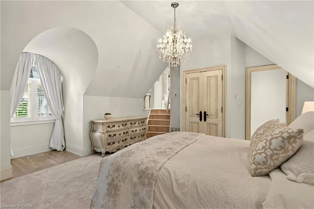 15 Peppertree Crescent
