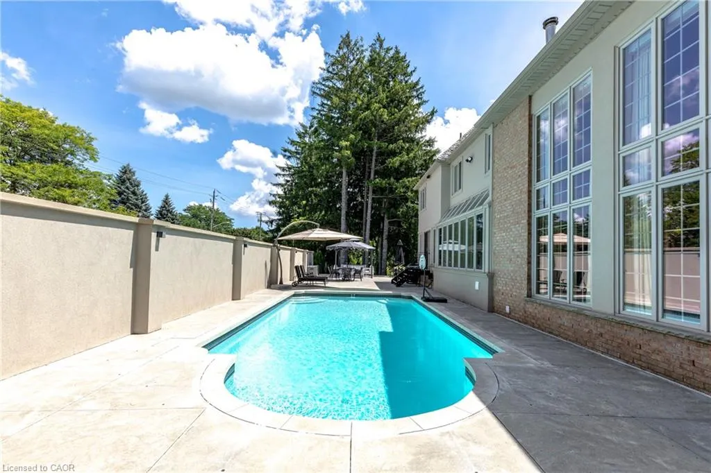 15 Peppertree Crescent