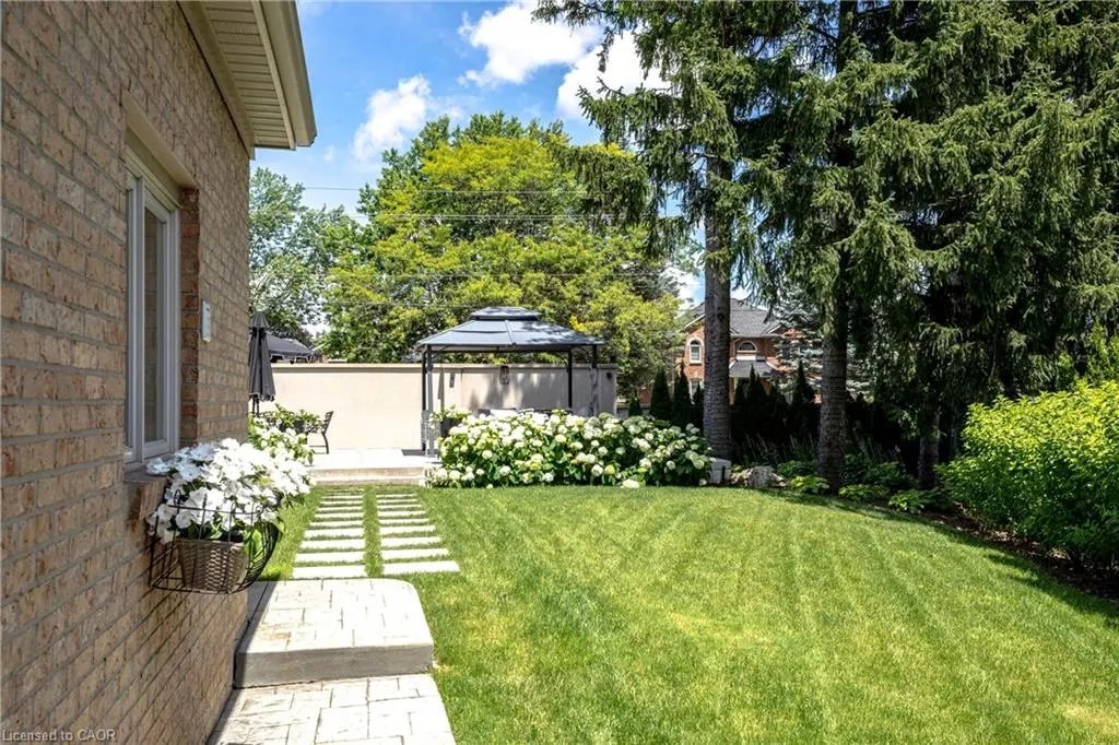 15 Peppertree Crescent