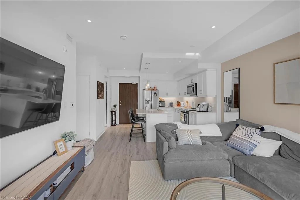16 Markle Crescent #208