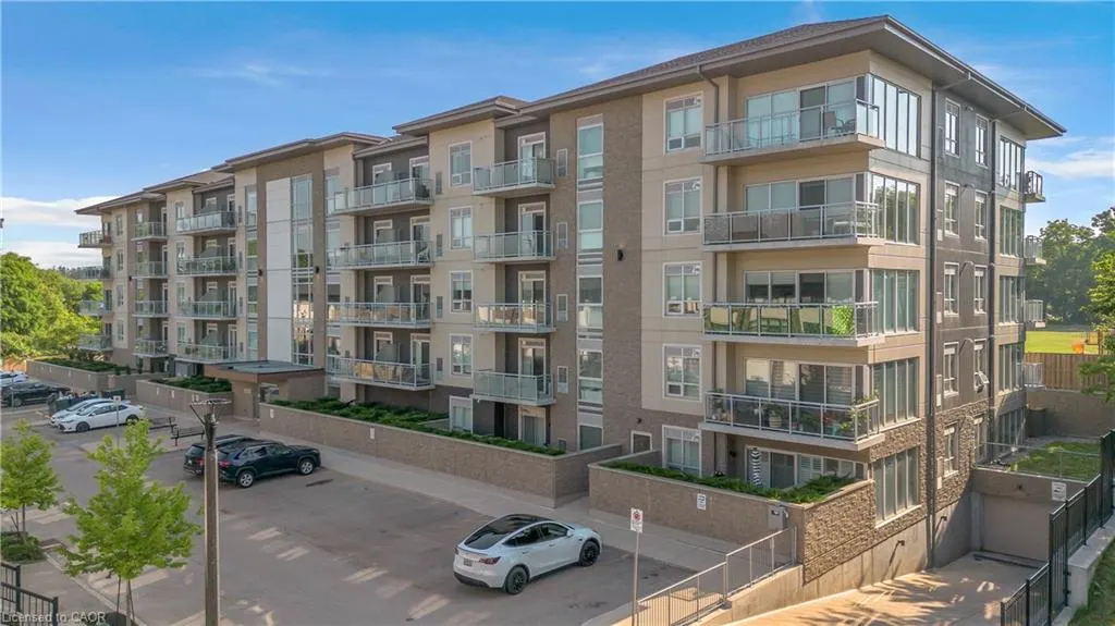16 Markle Crescent #208