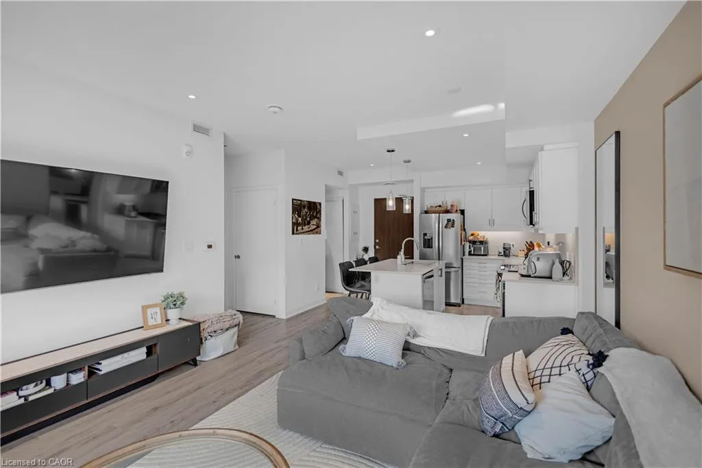 16 Markle Crescent #208