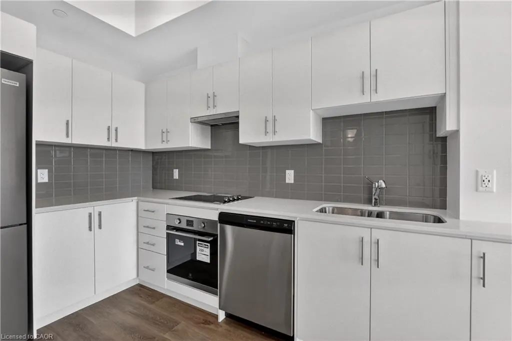 461 Green Road #606